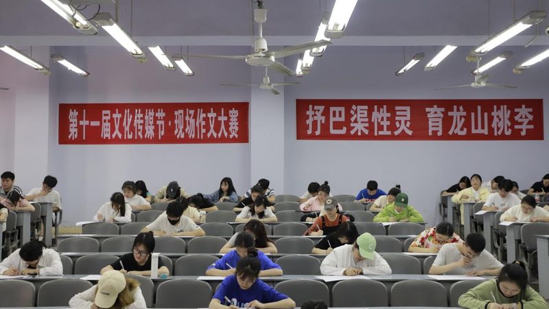 VI设计中的办公用品设计：如何打造品牌形象的一致性**